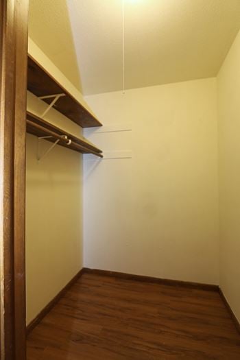 Apache manot apartments closet